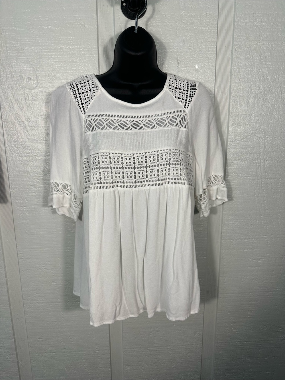 Pale Sky White Top Size Small EUC